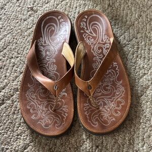 OluKai Paniolo Leather Flip Flop Sandals